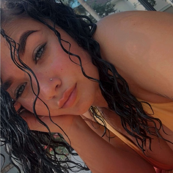 Meet The Posher - Autumn - Picture 3 of 4